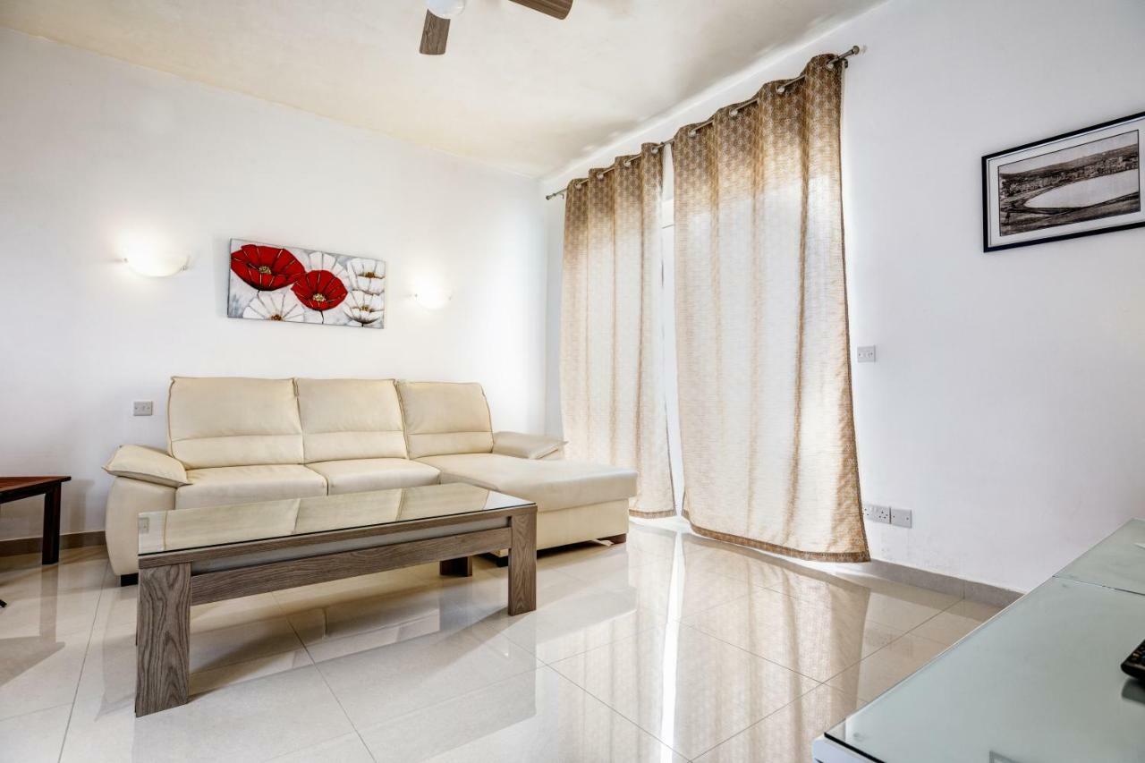 Dolphin Court * Marsalforn
