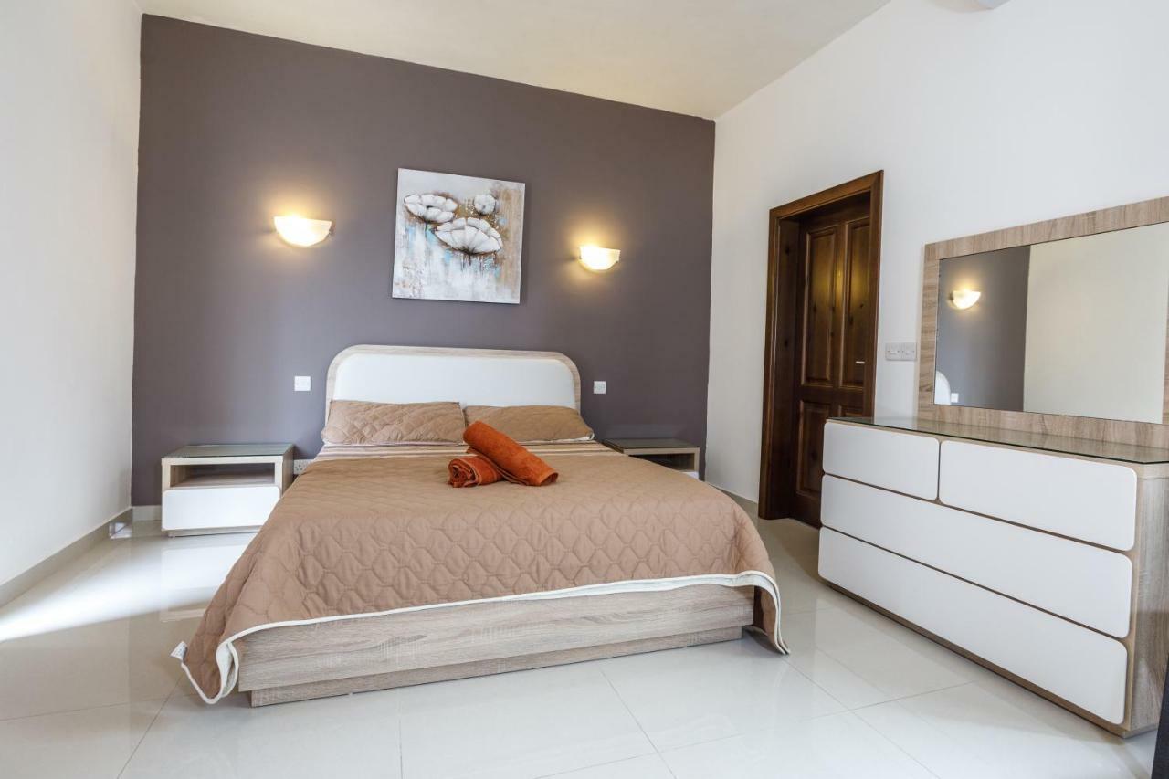 Dolphin Court Marsalforn